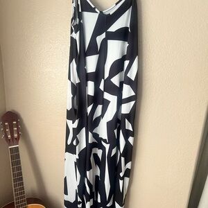 Abstract Black and White Dress